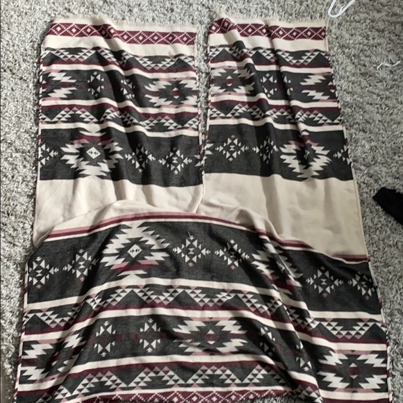 Super soft shawl - Picture 4 of 4